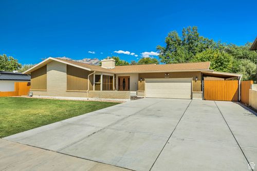 8131 S Viscounti Dr, Sandy, UT, 84093-6821 | Card Image