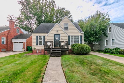 28618 Gilchrist Dr, Willowick, OH, 44095-4568 | Card Image
