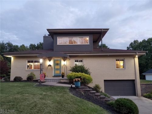 140 Walnut Ave, Saint Clairsville, OH, 43950-1702 | Card Image