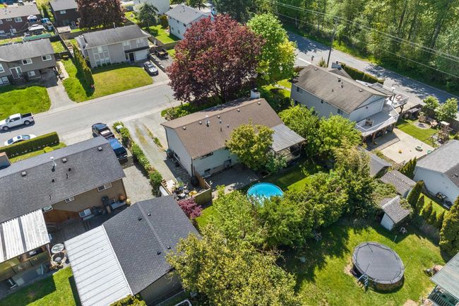 26827 33 A Avenue, House other with 5 bedrooms, 2 bathrooms and 5 parking in Langley BC | Image 6