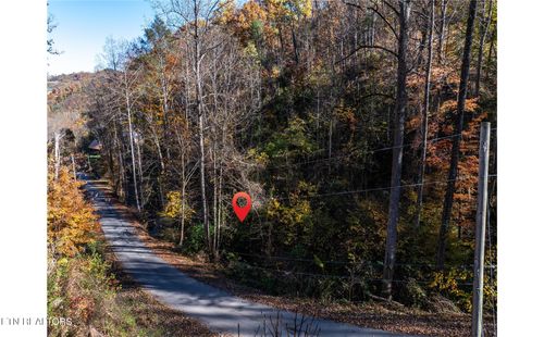 1032 Deep Hollow Rd, Gatlinburg, TN, 37738 | Card Image