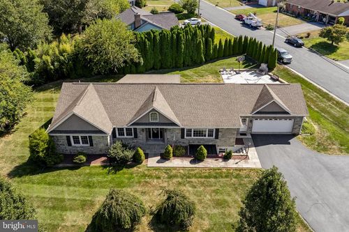 37 W Church St, STEVENS, PA, 17578-9720 | Card Image