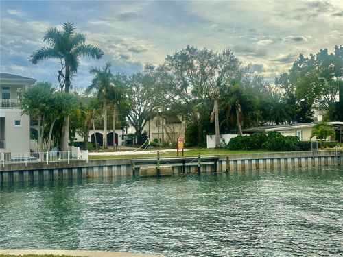 52 Sandpiper Rd, TAMPA, FL, 33609-3528 | Card Image