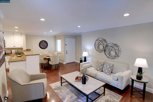 392 Mill Rd, Martinez, CA, 94553-4171 | Card Image