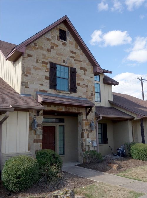 3203 Sergeant Dr, College Station, TX, 77845-6172 | Card Image