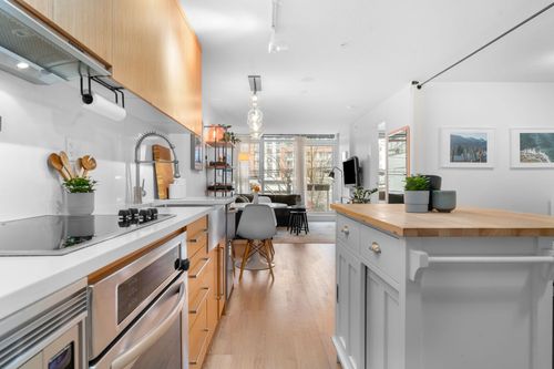 471-250 E 6th Avenue, Vancouver, BC, V5T0B7 | Card Image