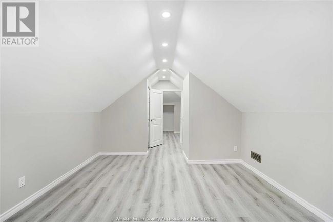 1061 Highland Ave, House other with 4 bedrooms, 3 bathrooms and null parking in Windsor ON | Image 31