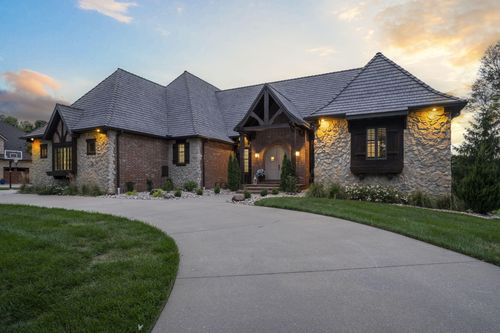 5613 S Dunrobin Dr, Springfield, MO, 65809-4621 | Card Image