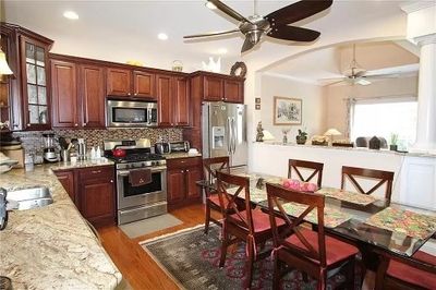 18 - 18 Leland Point Drive, Condo with 3 bedrooms, 2 bathrooms and 1 parking in Portsmouth RI | Image 2