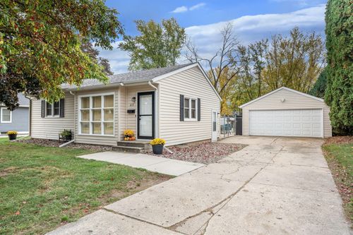 613 E University St, Owatonna, MN, 55060-3518 | Card Image