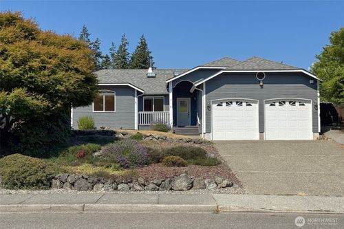 716 S N St, Port Angeles, WA, 98363-1429 | Card Image