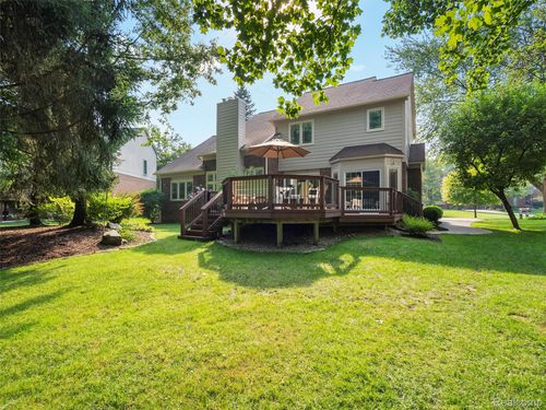 3460 Warwick Dr, Rochester Hills, MI, 48309-4709 | Card Image