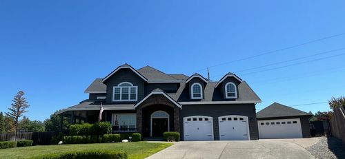 3351 Bennett Ln, Grants Pass, OR, 97527-9079 | Card Image