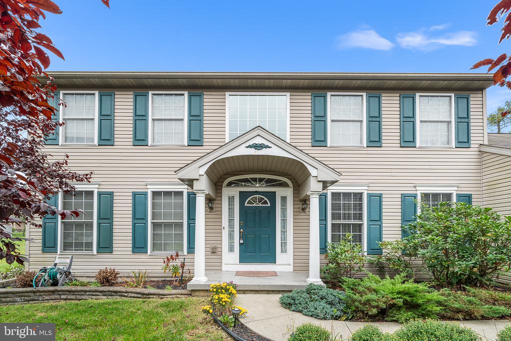 Yorkshire Dr, Douglassville, PA 19518