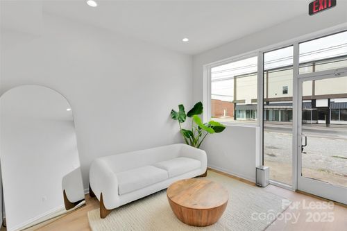 902 S Main St, Salisbury, NC, 28144-6445 | Card Image