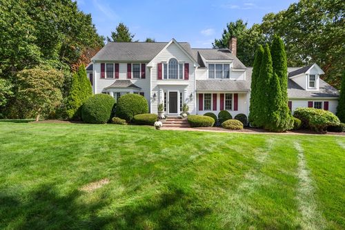7 Huckleberry Rd, Hopkinton, MA, 01748-1054 | Card Image