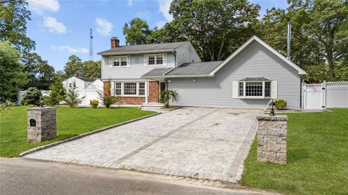 68 Joyce Dr, Smithtown, NY, 11788-4707 | Card Image