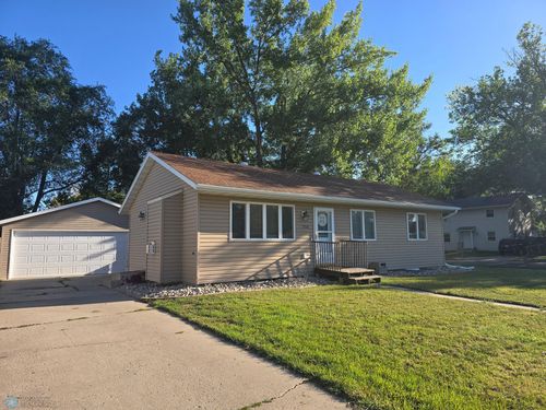 2901 11th Ave N, Fargo, ND, 58102-3020 | Card Image