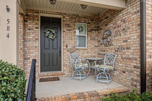 584 Falcon Trl, Niceville, FL, 32578-1061 | Card Image
