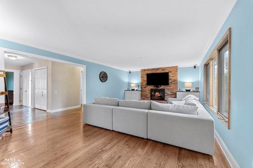 740 Perrien Place Road, Grosse Pointe Woods, MI, 48236 | Card Image