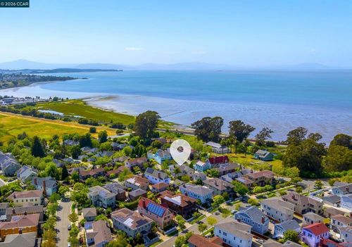 1018 Promenade St, Hercules, CA, 94547-2710 | Card Image