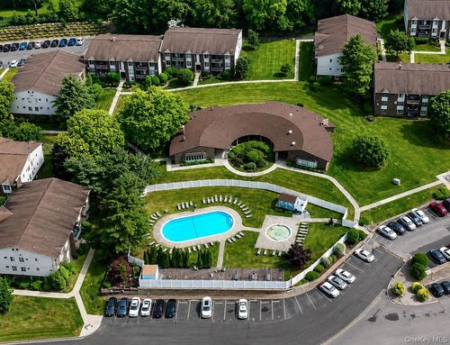 95 Country Club Ln, Pomona, NY, 10970-2427 | Card Image