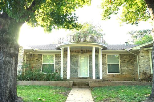 1736 Ridgeview Drive, Arlington, TX, 76012 | Card Image