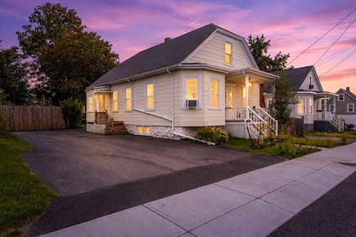 44 Slocum St, Acushnet, MA, 02743-2741 | Card Image