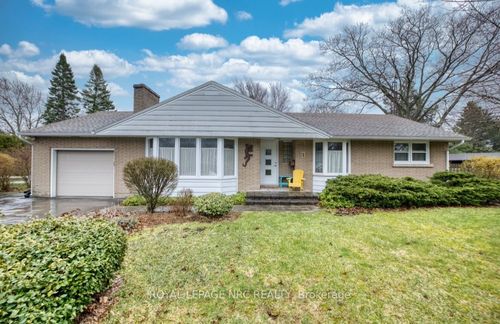 1 Peach Tree Pk, Fonthill, ON, L3E0Z9 | Card Image