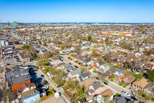 114 London St N, House other with 3 bedrooms, 2 bathrooms and 2 parking in Hamilton ON | Image 45