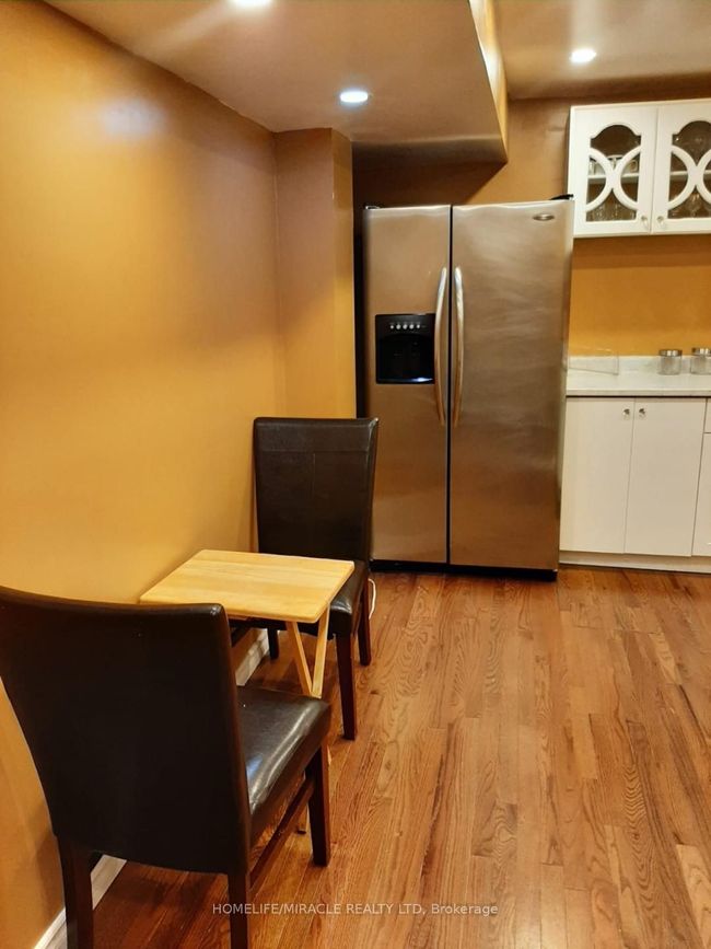 864 O'reilly Cres, Home with 2 bedrooms, 1 bathrooms and 1 parking in Shelburne ON | Image 6
