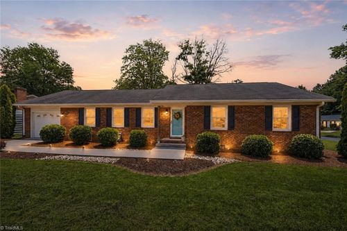 2800 New Garden Rd E, Greensboro, NC, 27455-2816 | Card Image