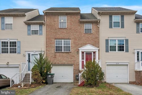 221 Bellwether Ct, Newark, DE, 19702-7404 | Card Image