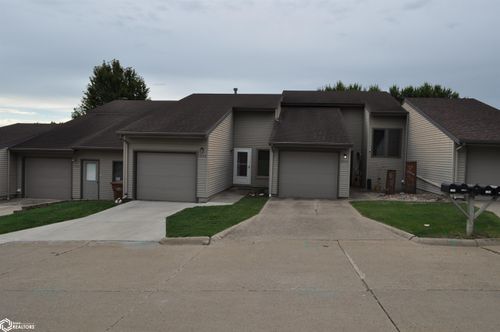 1206 N Clark St, Carroll, IA, 51401-2052 | Card Image