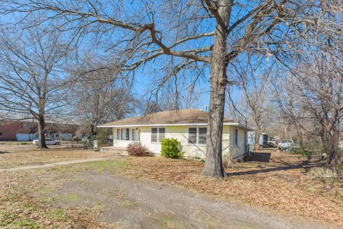 76 E 2nd St, Waldron, AR, 72958-7691 | Card Image