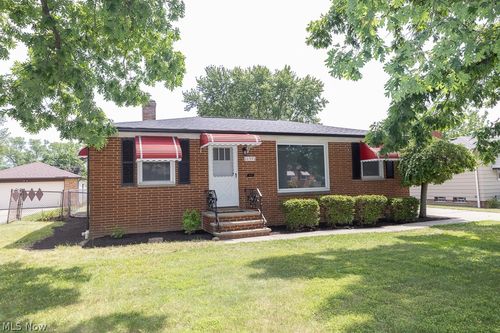 11391 Ronald Dr, Parma, OH, 44130-7218 | Card Image
