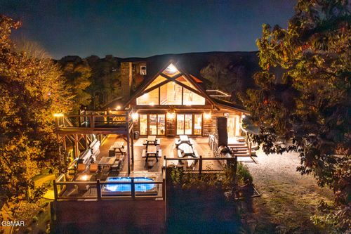 3309 Lonesome Pine Way, Sevierville, TN, 37862-8054 | Card Image