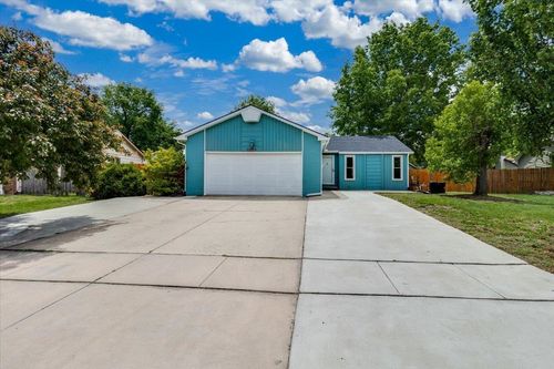2007 N Wood Ct, Wichita, KS, 67212-5323 | Card Image
