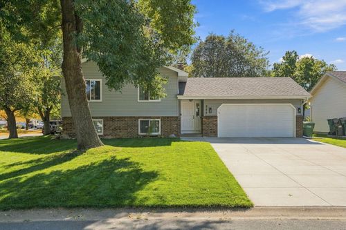 756 97th Ln Ne, Blaine, MN, 55434-2511 | Card Image