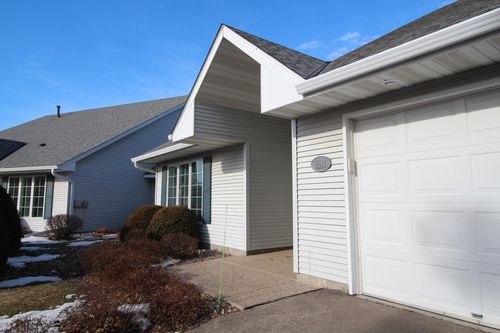 1511 Waters Edge Cir, Northfield, MN, 55057-4899 | Card Image