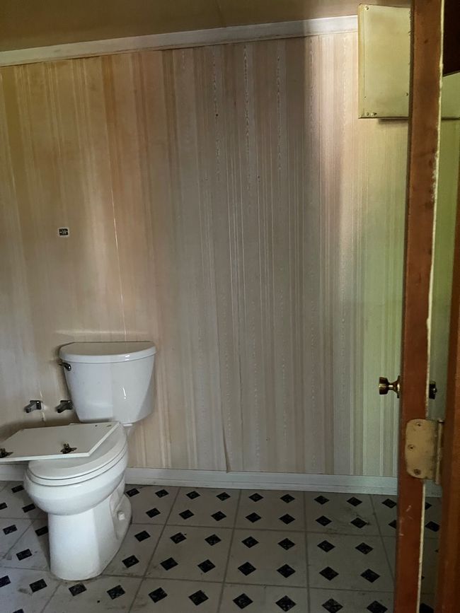 Apartment bathroom | Image 25