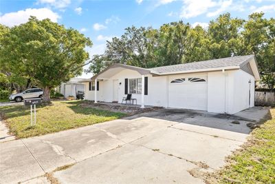 7240 Nova Scotia Drive, House other with 2 bedrooms, 1 bathrooms and null parking in Port Richey FL | Image 3