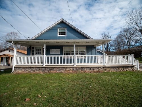 419 S Center Dr, New Stanton, PA, 15672 | Card Image