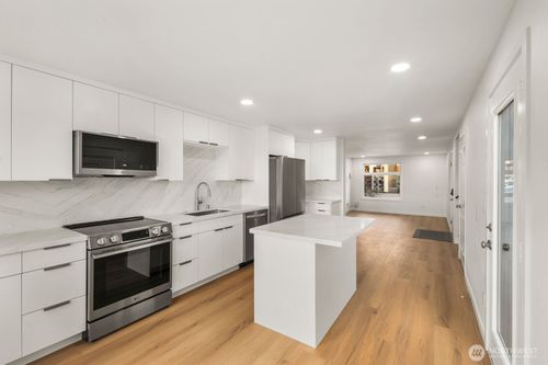 2411 S Norman St, Seattle, WA, 98144-2946 | Card Image