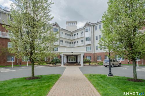 209-1 King Philip Drive, West Hartford, CT, 06117 | Card Image