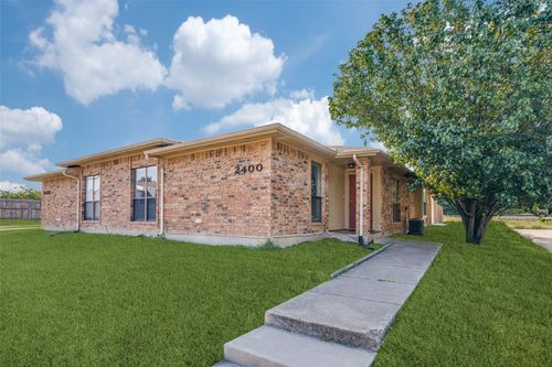 2400 Guerrero Dr, Carrollton, TX, 75006-1844 | Card Image