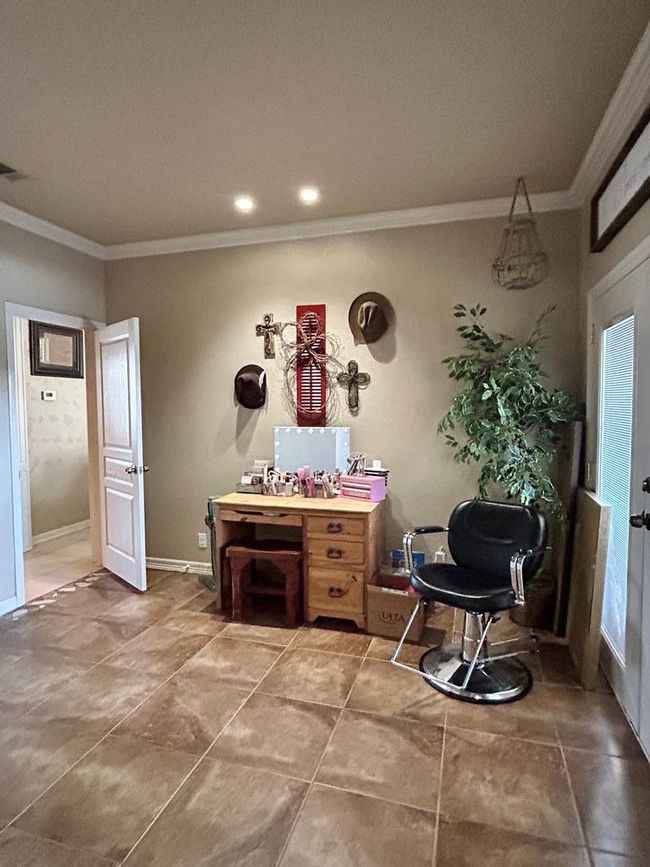 390 Hackberry Dr, House other with 5 bedrooms, 5 bathrooms and 3 parking in Andrews TX | Image 48