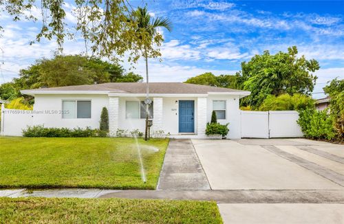 0-16234 Ne 9th Pl, North Miami Beach, FL, 33162-4426 | Card Image