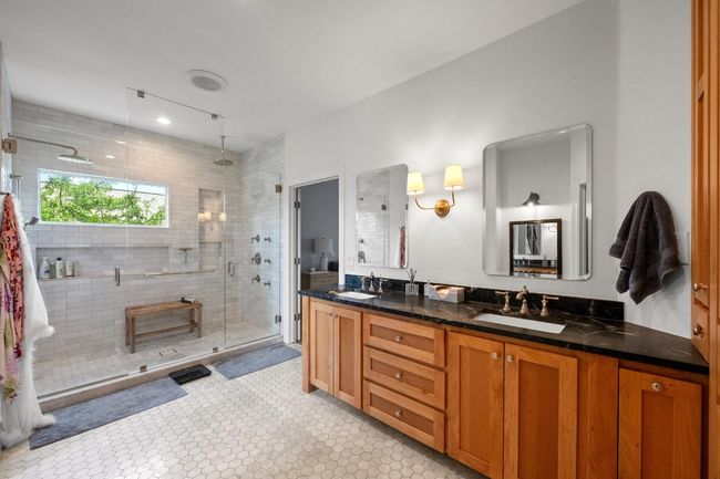 707 Malabar St, House other with 4 bedrooms, 3 bathrooms and 4 parking in Lakeway TX | Image 16