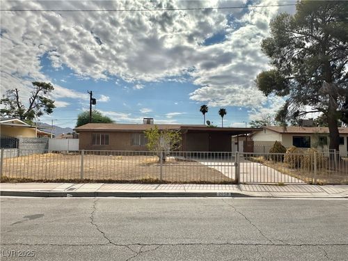 2858 Puenta St, Las Vegas, NV, 89121-1715 | Card Image